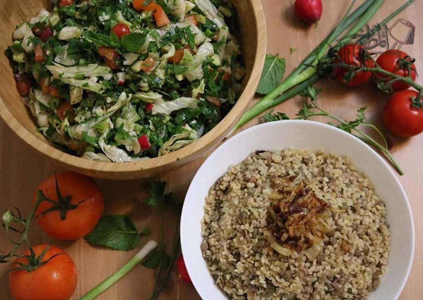 Moujadra... lebanese_lentils_bulgur_and_crispy_onion