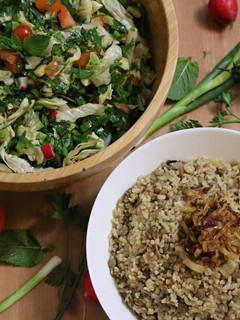 A picture of Moujadra... lebanese_lentils_bulgur_and_crispy_onion.