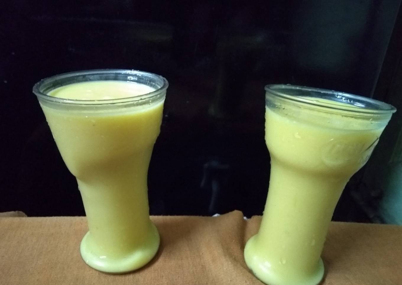 Mango lassi