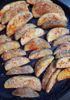A picture of Mexican potato wedges.