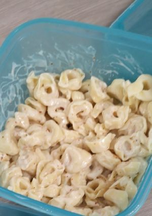 Une photo de Box tortellini fromage crème fraîche et épices