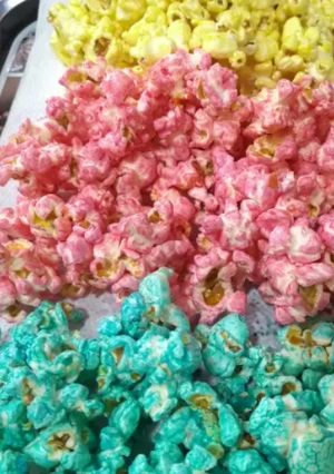 Una foto de Palomitas de colores🍿🔴🟠🟡🟢🔵🟣
