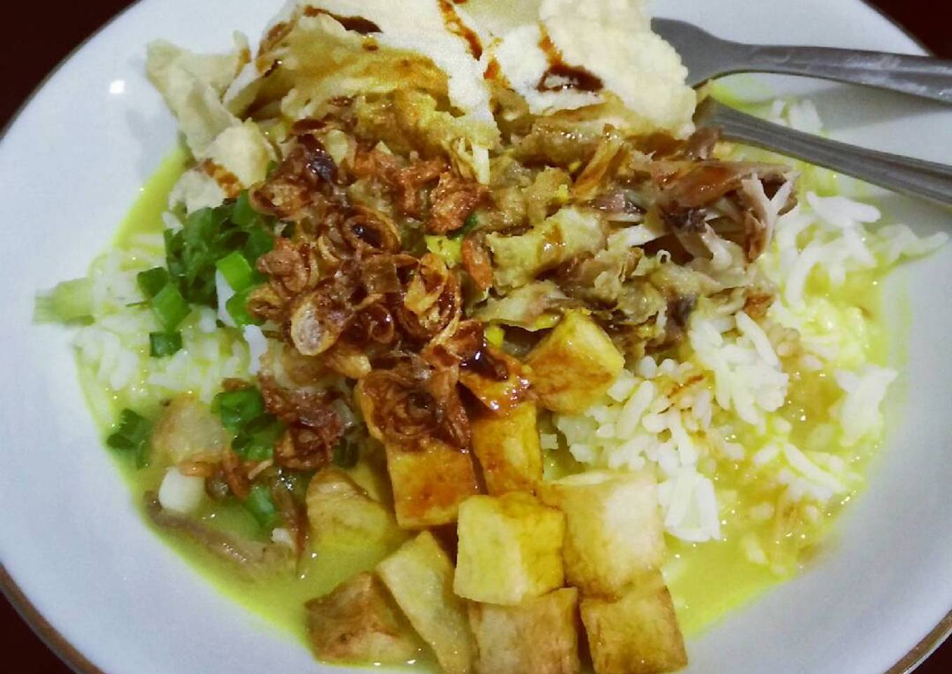 Soto kuning santan ayam