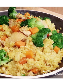 〔燉鍋食譜〕咖哩鍋巴燉飯【全營養萃取鍋】 的食譜成品照片