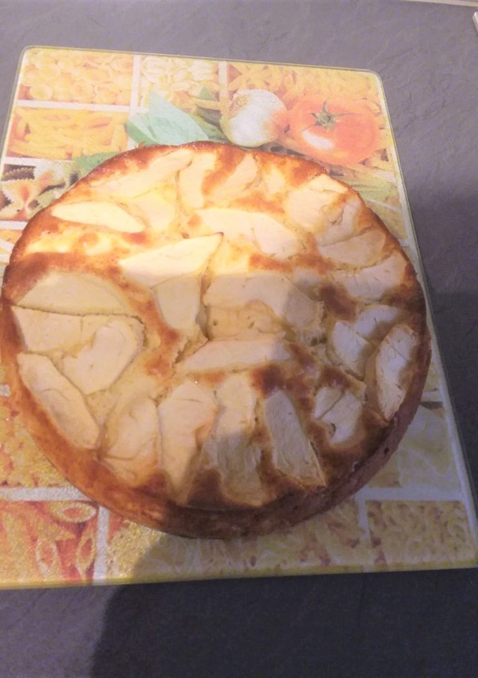 Una foto de 🍰Bizcocho de manzana🍏 tipo yogur