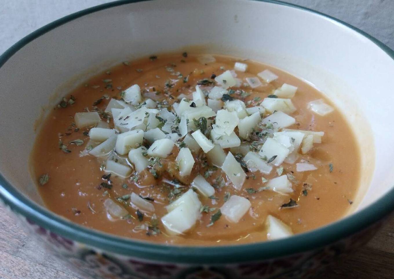 Crema de calabaza con queso y orégano
