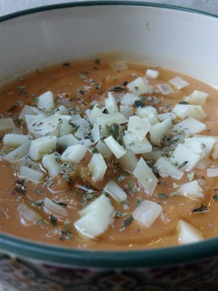 Una foto de Crema de calabaza con queso y orégano
