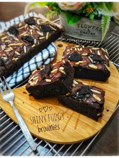 Foto resep Shiny Fudgy Brownies