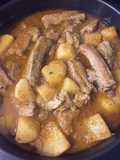 Costillitas de Cerdo en salsa con papas 🥔