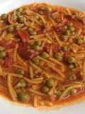 Sopa de fideos y atún