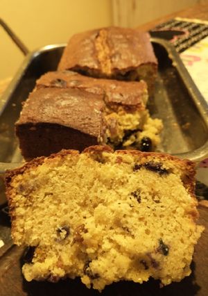 Una foto de Budín de pasas y arándanos