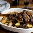 Cordero asado con hierbas provenzales