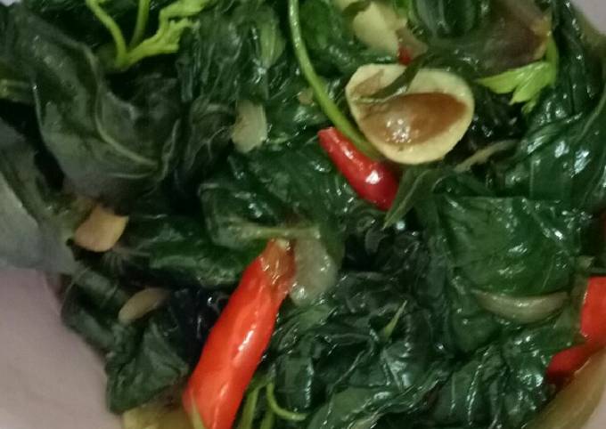 Anti Ribet, Buat Tumis Daun Ubi Jalar Farah Quinn