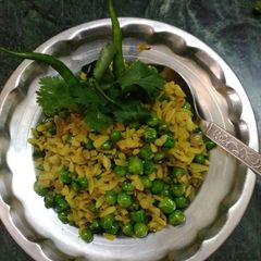 A picture of Banarasi style chura matar.
