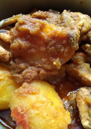 A picture of Chicken curry.