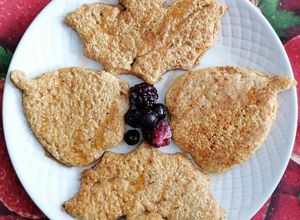 Una foto de Hotcakes de Halloween 👻🧛🏻‍♀️ (amaranto, camote, avena)