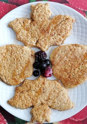 A picture of Halloween Pancakes 👻🧛🏻♀️ (Amaranth, Sweet Potato, Oats).