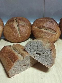 Una foto de Pan de espelta con masa madre