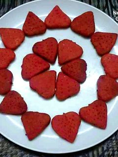 बीटरूट मठरी (beetroot mathri recipe in Hindi) रेसिपी मुख्य फोटो