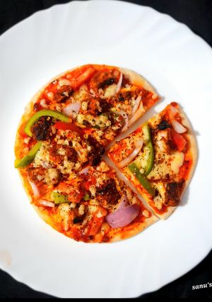 A picture of Chicken Shawarma Pizza.