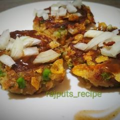 A picture of Aloo Matar Tikki or Potato peas Cutlet.