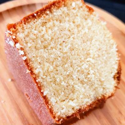 Bolo de trigo com maizena, simples e muito fofinho! Receita por