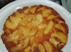 Una foto de Torta de manzanas invertida