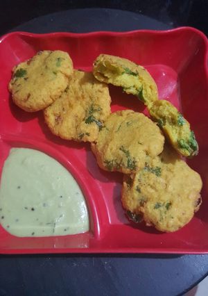 A picture of Vadai(masala vada).