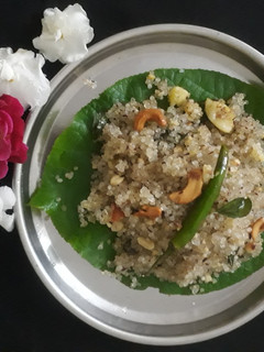 साबूदाना फलहारी खिचड़ी (Sabudana falahari khichdi recipe in Hindi) रेसिपी मुख्य फोटो