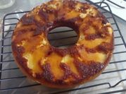 Una foto de torta invertida de manzana molde 24cm
