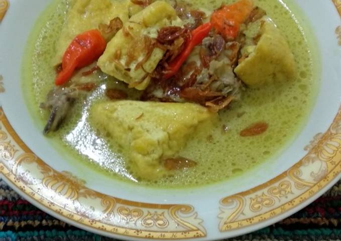 Opor Ayam Tahu