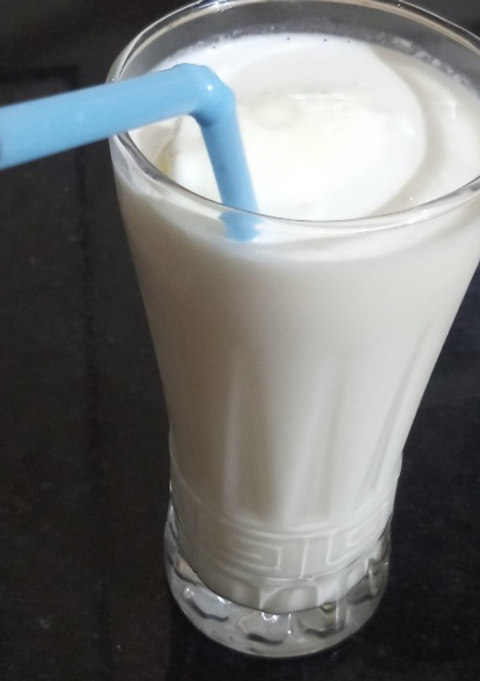 வெண்ணிலா ஐஸ்க்ரீம் மில்க் ஷேக் (Vannila icecream milkshake recipe in tamil) செய்முறை முக்கிய புகைப்படம்