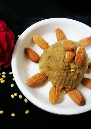 A picture of Moong dal halwa.