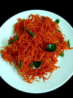 மெல்லிய உருளைக்கிழங்கு சிப்ஸ் (Thin Potato chips recipe in tamil) செய்முறை முக்கிய புகைப்படம்