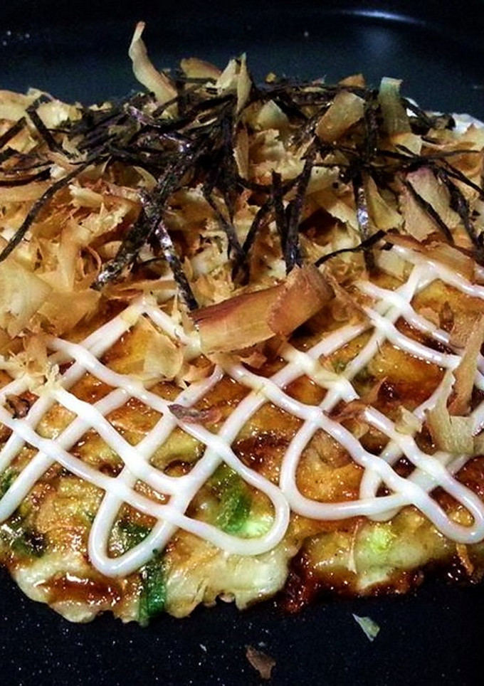 A picture of Okonomiyaki ～ Japanese flavor.
