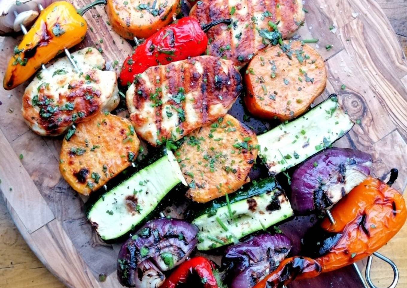 Grilled halloumi and vegetable skewers