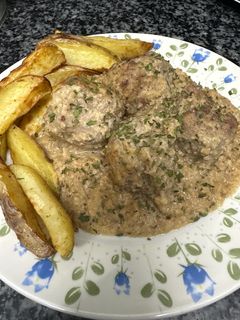 Una foto de 519. Albóndigas en salsa de almendras (principal carne)
