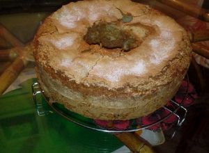 Una foto de Torta "ricasa" con nueces y pasas de uva