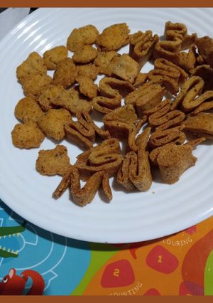 खस्ता मठरी (Khasta mathri recipe in hindi) रेसिपी मुख्य फोटो