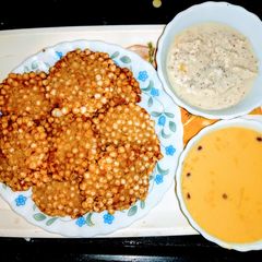 A picture of Sabudana tikki and sabudana kheer.