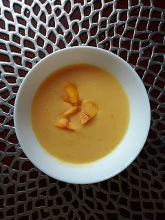 Pudingos őszibarack krémleves recept fotója