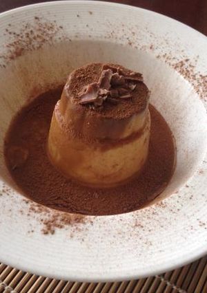 Una foto de Flan de coco y chocolate