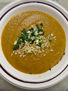 Una foto de Sopa crema de zapallo y lentejas