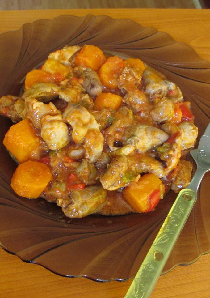 Una foto de Guiso de mollejas y corazones de pollo