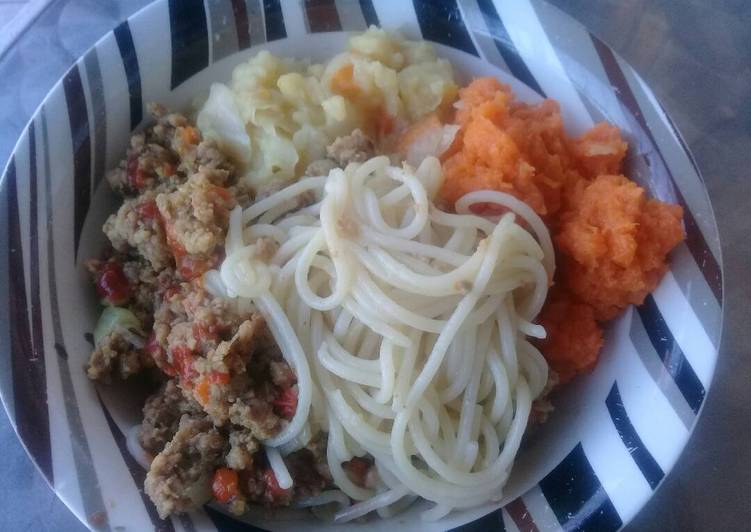 Beef Mince with peppers and spaghetti