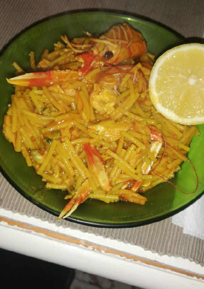 Una foto de Fideos guisados con cigalas