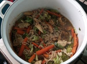 Una foto de Pollo oriental con Ramen