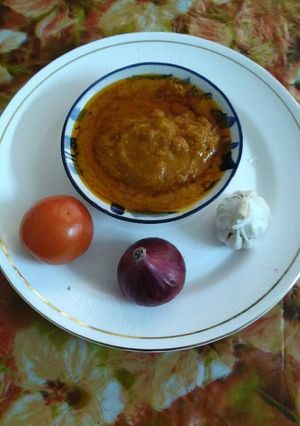 A picture of Garlic chutney.