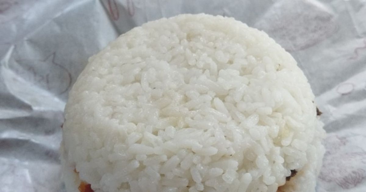 Bekal Praktis : Nasi Kepal Tongkol Suwir Pedas
