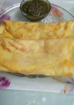A picture of Paneer stuff moong dal cheela.